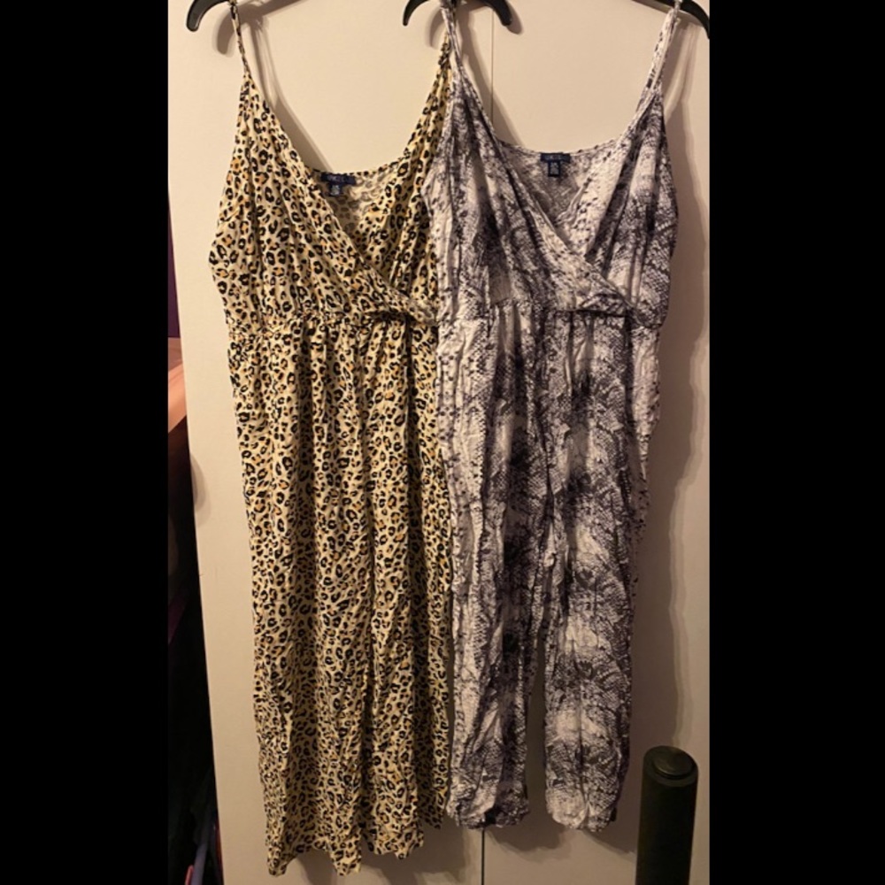 ✨Leopard/Snake Print Jumpsuit Set✨ - Picture 1 of 4